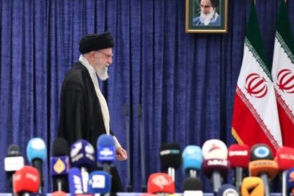 استبداد "خامنئي".. والعجز عن استيعاب رسالة الشعب الإيراني