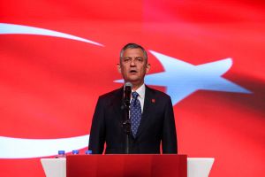 اوزگور اوزل بار دیگر به عنوان رهبر حزب جمهوریخواه خلق ترکیه انتخاب شد