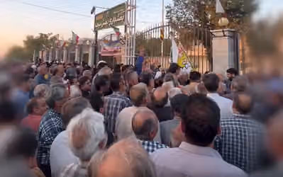 اعتراض مردم میمه به نامگذاری شهرستان «میمه و وزوان» با تیراندازی ماموران روبهرو شد