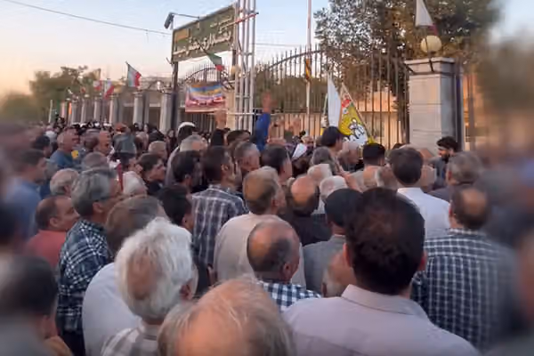 اعتراض مردم میمه به نامگذاری شهرستان «میمه و وزوان» با تیراندازی ماموران روبهرو شد