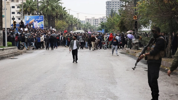 نیروهای امنیتی سوریه دو تجمع اعتراضی در لاذقیه را با شلیک گلوله متفرق کردند