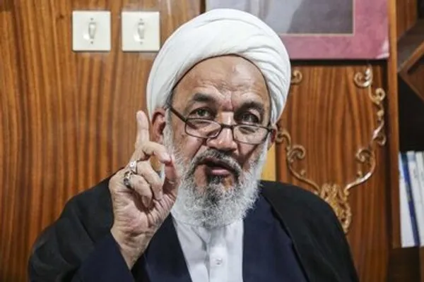 رییس کمیسیون فرهنگی مجلس: مسئولان پای کار بیایند تا کشف حجاب و عریانی را مدیریت کنیم