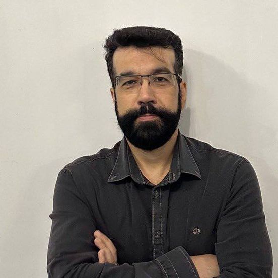 مسعود داودی، پزشک و متخصص قلب و عروق در یاسوج مقابل مطب خود به قتل رسید