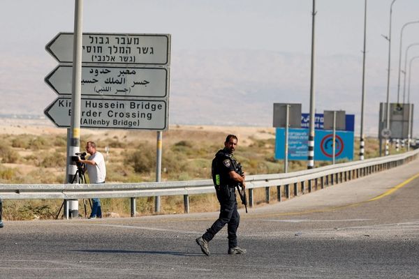 اورشلیمپست از بازداشت سه تبعه ترکیه به اتهام قاچاق سلاح از ایران به اسرائیل خبر داد