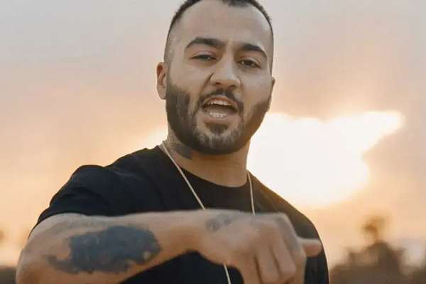 مغني الراب الإيراني المعتقل توماج صالحي يحصل على جائزة "هافل" الحقوقية