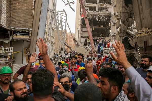 Pundits In Iran Point To Corruption As Cause Of Current Protests
