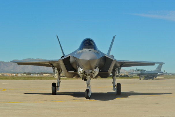 وول ستريت جورنال: بدء محادثات تمهيدية لشنّ هجوم على النظام الإيراني