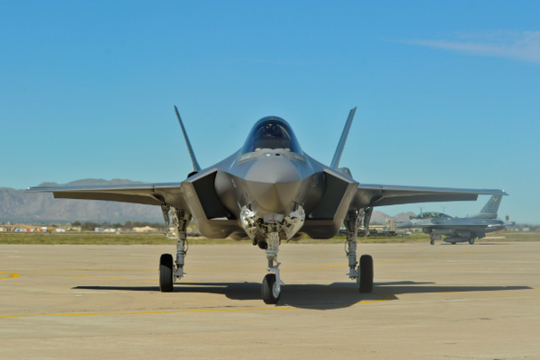 وول ستريت جورنال: بدء محادثات تمهيدية لشنّ هجوم على النظام الإيراني