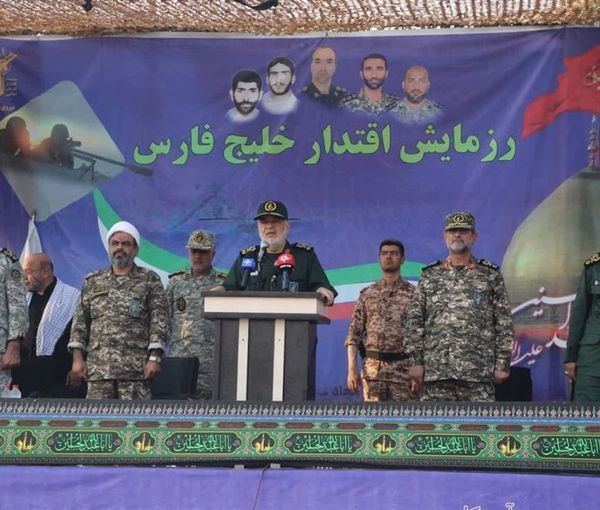 استمرار التوتر في المنطقة.. إيران تقوم بمناورات في جزيرة أبو موسى وتكشف عن صاروخ جديد