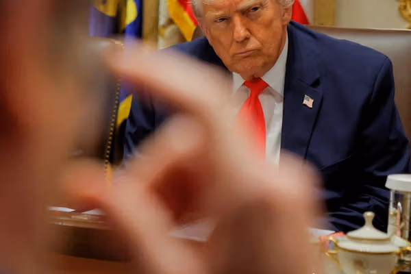 سفیر سابق آمریکا: ترامپ با شرکت در جنگ علیه ایران ریاستجمهوری خود را به خطر انداخت