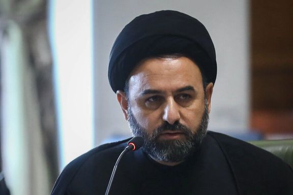محمد آقامیری، عضو شورای شهر تهران: با گل دادن به زنان بیحجاب کار پیش نمیرود
