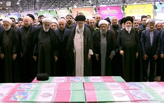 در تشییع جنازه رئیسی خبری از هقهقهای بیامان خامنهای نبود