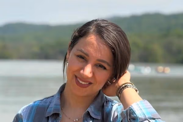 مینو اندخس، شهروند بهائی ساکن ساری، بدون ارائه حکم قضایی بازداشت شد