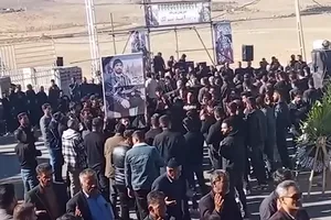 Crowds chant ‘Death to Khamenei’ at funeral of man who burned leader’s photo