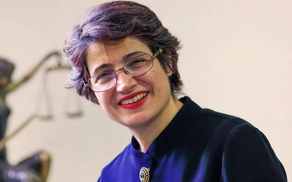 ناشطة إيرانية تطالب بالتدخل الدولي "لحماية الشعب من قمع وعنف النظام"