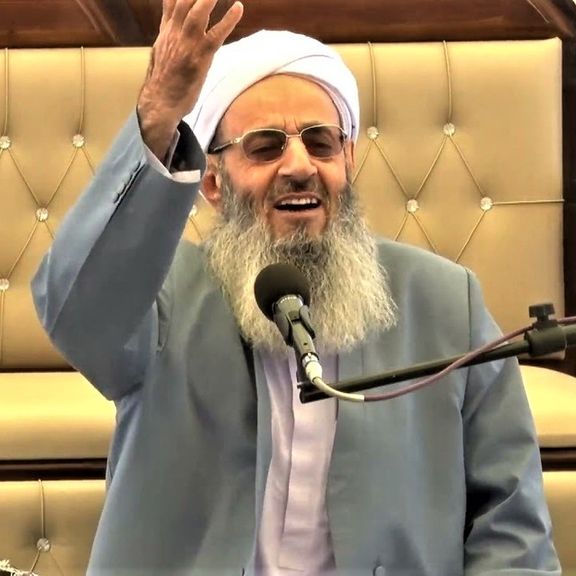 إمام أهل السنة في إيران ينتقد التعذيب والإنفاق على التسلح وسوء الأوضاع المعيشية