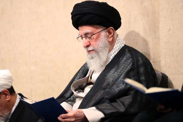 المرشد الإيراني وعائلته يختبئون في ملجأ تحت الأرض في لويزان