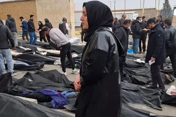 مقاله گاردین: هزاران ایرانی در اعتراض برای آزادی کشته شدند؛ چرا جهان فقط نگاه میکند؟