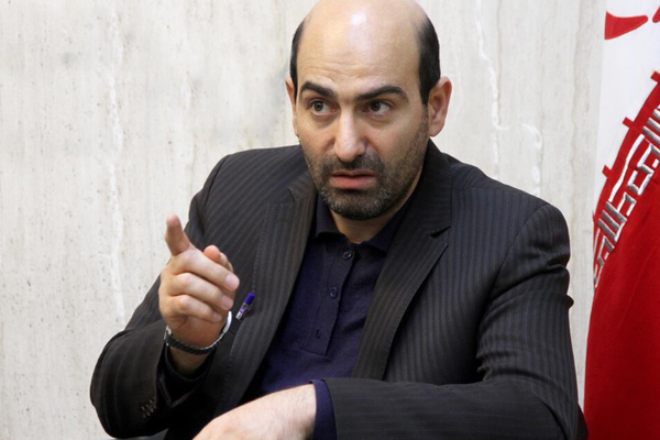 برلماني إيراني: حكومة بزشكيان بعثت 28 رسالة إلى مجتبى خامنئي بشأن المفاوضات وهددته