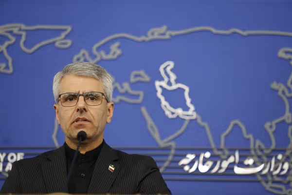 بقایی: برنامه موشکی جمهوری اسلامی قابل مذاکره نیست