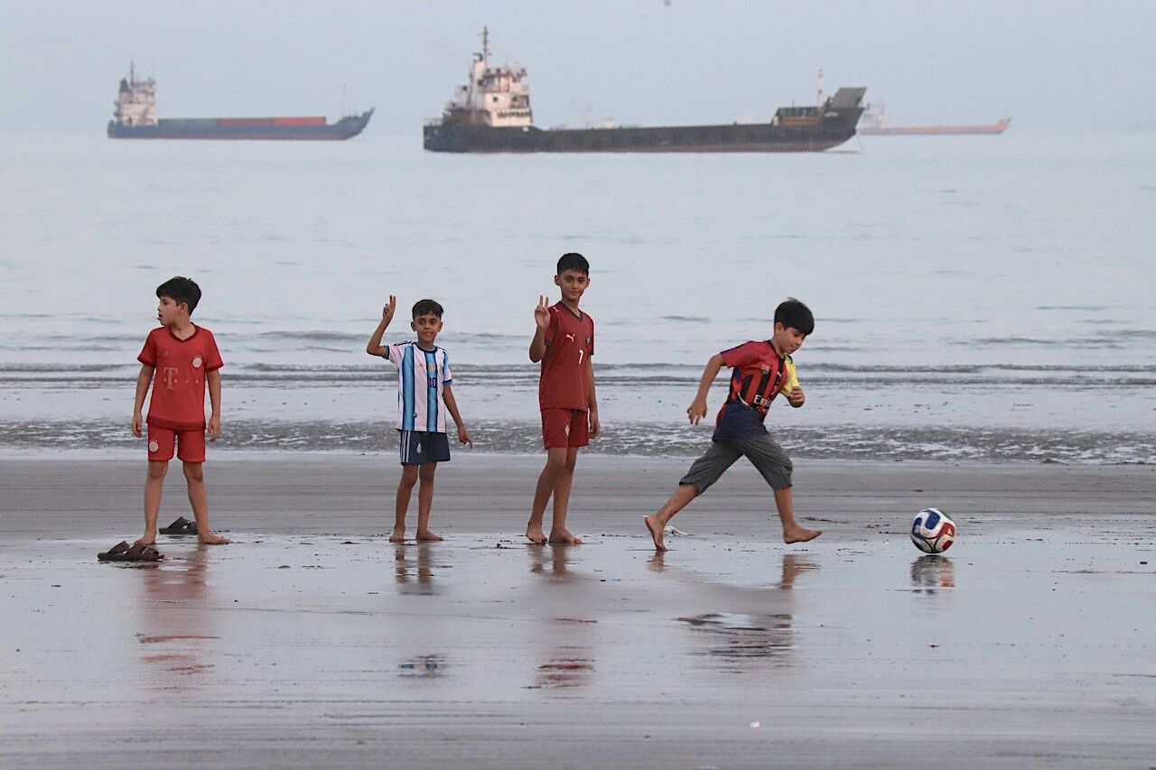 Tehran weighs benefits of brief Hormuz reprieve