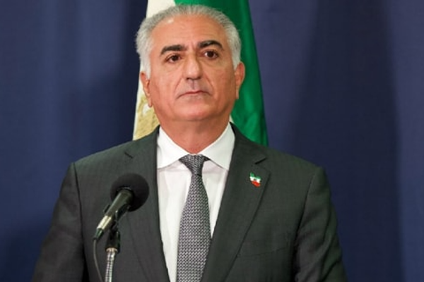 رضا بهلوي يطالب العالم بدعم إضراب سائقي الشاحنات في إيران