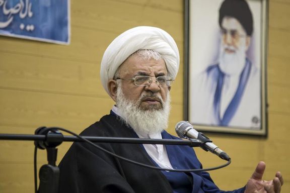 نماینده خامنهای در یزد: نباید معیشت را با اهداف انقلاب پیوند دهیم، باید استقامت کنیم