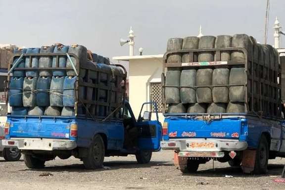 File Photo: Vehicles loaded with fuel containers near Iran’s border, where small-scale cross-border trafficking is the most visible face of a much larger fuel-smuggling economy.