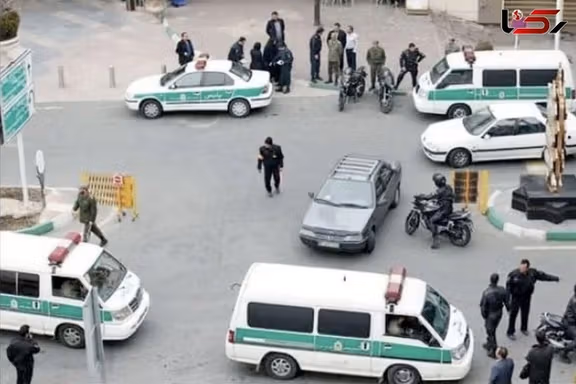 جمهوری اسلامی همزمان با جنگ با اسرائیل، در خیابانهای ایران به جنگ با زنان رفت