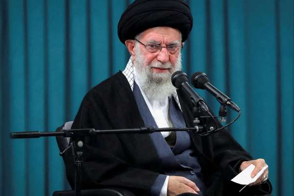 وزير الخارجية الإيراني: موقف خامنئي من التفاوض مع أميركا يشكل سياسة طهران الخارجية