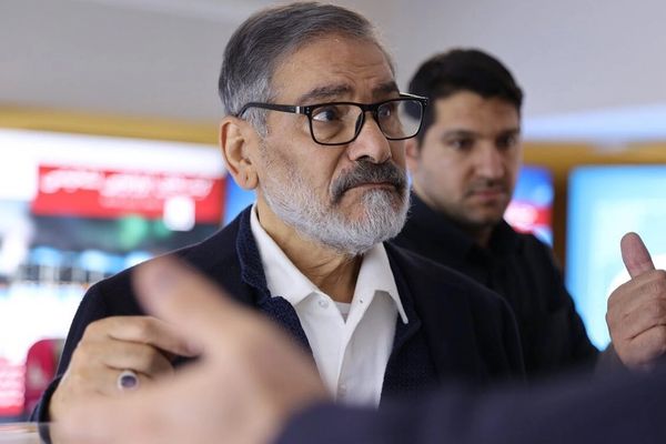 واکنش شمخانی به ویدیوی عروسی دخترش: پاسخم همان قبلی است، حرامزادهها من هنوز زندهام