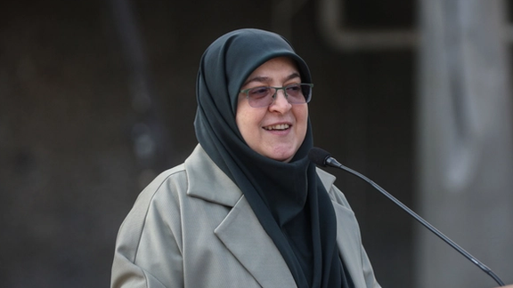 فاطمه مهاجرانی، سخنگوی دولت پزشکیان: هیچگاه مشکلی با سرمایهگذاری آمریکا نداشتهایم