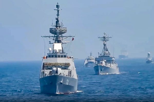 Trump unfazed as Russia, China join Iran for naval drill