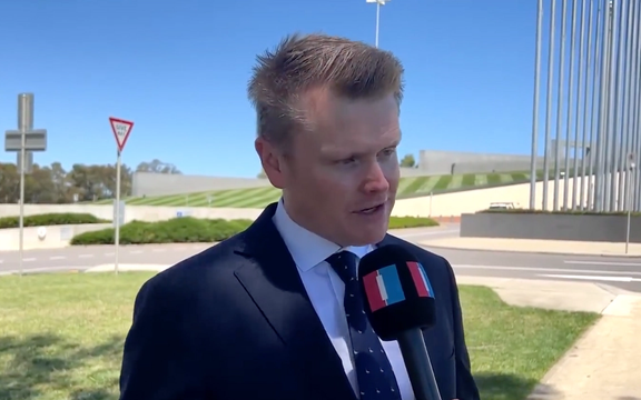 ولاهان، عضو پارلمان استرالیا: وقتش رسیده دولت استرالیا طرح تروریست شناختن سپاه را تهیه کند