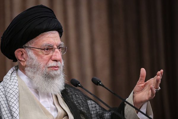 The Lifestyle Of Iran's Shiite Clerics – Beard, Turban And Rank