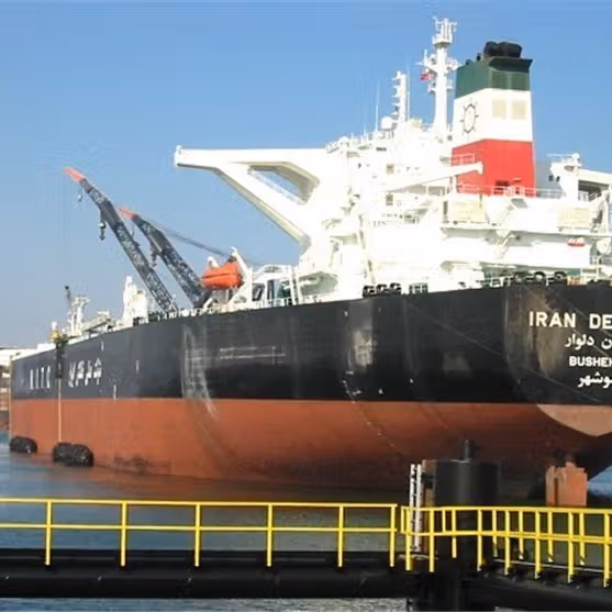 جمهوری اسلامی و ونزوئلا بزرگترین استفادهکنندگان نفتکشهای ناوگان سایه هستند