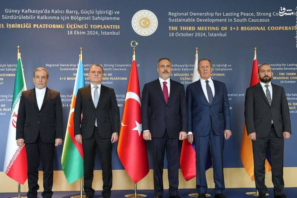 وزير الخارجية الإيراني يناقش "قضايا إحلال السلام" في اجتماعات 3+3