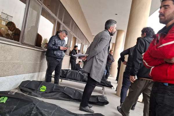 پیام مخاطب: ماموران حکومتی به خانواده کشتهشدگان در کهریزک فحاشی میکنند