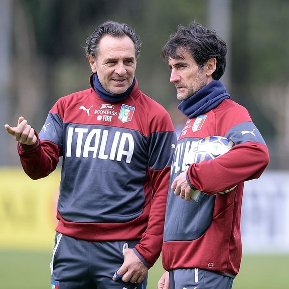 برای حضور در کادرفنی آبیپوشان؛ باشگاه استقلال به دنبال دریافت ویزای گابریل پین