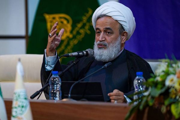 خطيب في مكتب المرشد: إذا لم ننتقم لخامنئي فإن أمن المرشدين القادمين سيكون في خطر