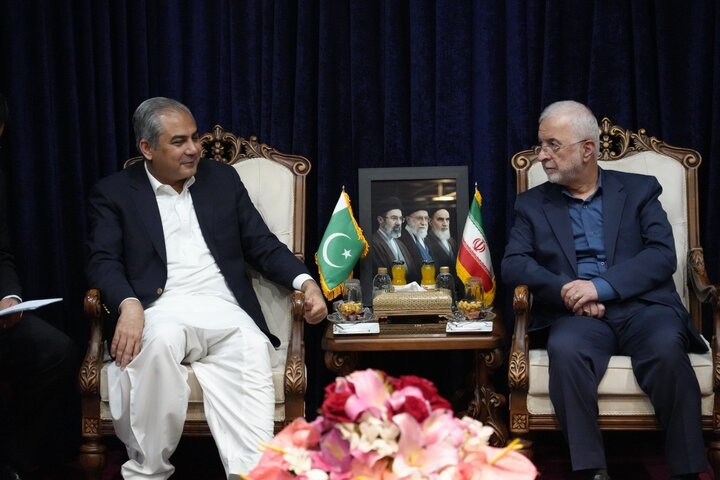 Qatar, Pakistan push Iran-US diplomacy as war escalates