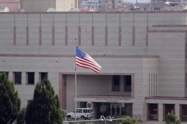 با تشدید تنشها در منطقه، شماری از کارکنان سفارت آمریکا در بیروت از لبنان خارج شدند