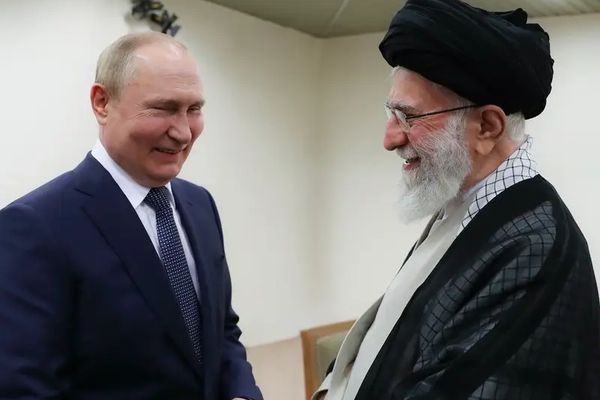 روسيا تعلن تعليق "اتفاقية التعاون الجديدة" مع إيران