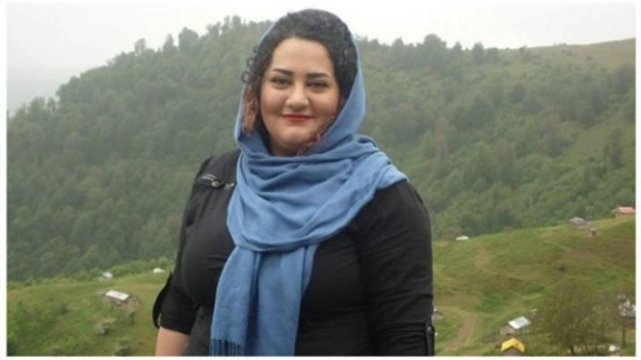 خواهر آتنا دائمی، فعال مدنی زندانی، از تبعید او به زندان رشت خبر داد