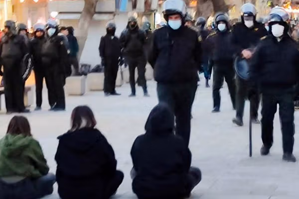 شورای حقوقدانان برای ایران دموکراتیک خواستار حمایت وکلای دادگستری از معترضان شد