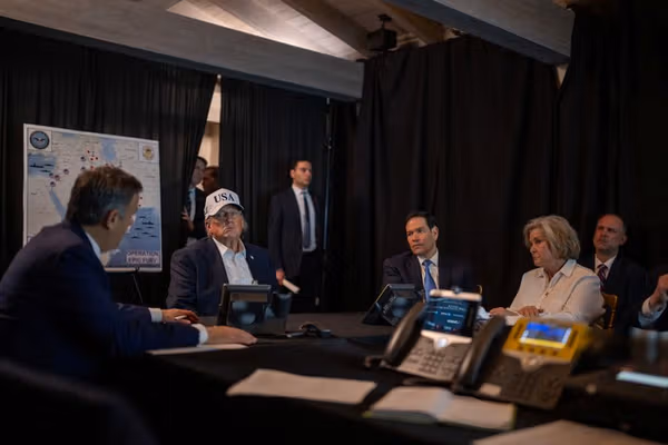 والاستریتژورنال: برخی مشاوران ترامپ از او خواستند در پی برنامه خروج از جنگ با ایران باشد