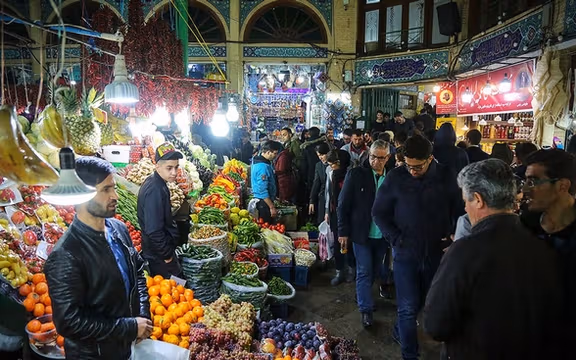 Iranians turn to credit to afford winter celebration treats