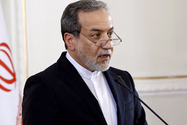 عباس عراقچی: در امور داخلی لبنان دخالت نمیکنیم اما از مذاکره استقبال میکنیم