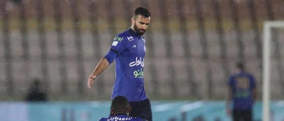 مهاجم تیم فوتبال استقلال: مردم دنبال جنگ نیستند، دنبال حقوق عادی خودشان هستند