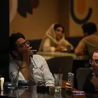 فرهنگ کافهنشینی در ایران زیر فشار بحران اقتصادی در حال فروپاشی است
